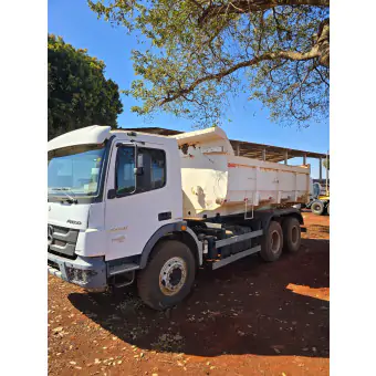 Aluguel Caminhão Caçamba Mercedes-Benz 2730 Traçado – Robustez e Eficiência para Transporte Pesado