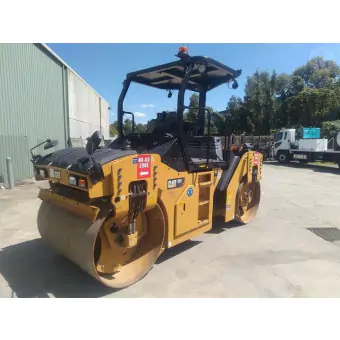 Aluguel de Rolo Compactador CAT CB 07 – Eficiência e Precisão na Compactação de Asfalto