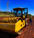 Aluguel de Rolo Compactador CAT CS 533 – Potência e Eficiência para Compactação de Solos - Imagem: 1
